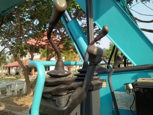 ขายด่วนถูกๆ รถขุด KOBELCO รุ่น SK50UR  ปั้มนิ้ว/คอนโทรลน้ำมัน /ใบมีด/แทรคเหล็ก /อ๊อฟเซ็ทบูม ใช้งานได้จริง ขายราคาถูก สนใจ089-2619445