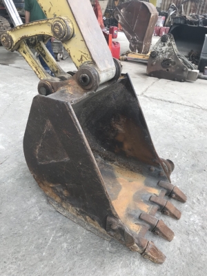 Komatsu PC60-7 รถเก่าญี่ปุ่น สภาพพร้อมใช้งาน เครื่องปั๊มดี สนใจติดต่อ0813553478(คุณโย)