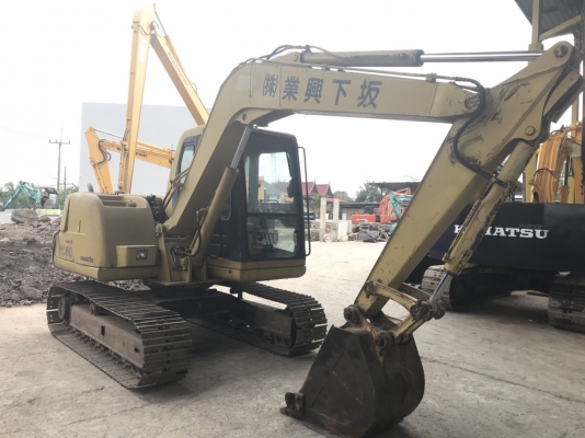 Komatsu PC60-7 รถเก่าญี่ปุ่น สภาพพร้อมใช้งาน เครื่องปั๊มดี สนใจติดต่อ0813553478(คุณโย)