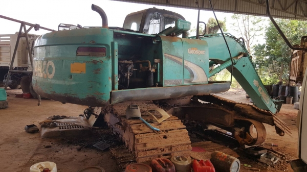 ขายตามสภาพ แบคโฮ KOBELCO SK200-8 YN12 SUPER รถปี 57 เครื่องดี ปั้มดี ไฟฟ้าครบ ตัวเดินขาด 1 ข้าง เล่มทะเบียนครบ