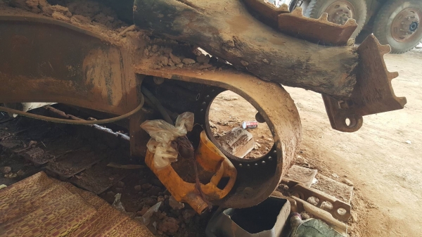 ขายตามสภาพ แบคโฮ KOBELCO SK200-8 YN12 SUPER รถปี 57 เครื่องดี ปั้มดี ไฟฟ้าครบ ตัวเดินขาด 1 ข้าง เล่มทะเบียนครบ