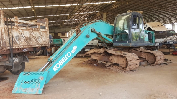 ขายตามสภาพ แบคโฮ KOBELCO SK200-8 YN12 SUPER รถปี 57 เครื่องดี ปั้มดี ไฟฟ้าครบ ตัวเดินขาด 1 ข้าง เล่มทะเบียนครบ