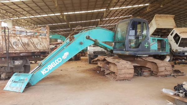 ขายตามสภาพ แบคโฮ KOBELCO SK200-8 YN12 SUPER รถปี 57 เครื่องดี ปั้มดี ไฟฟ้าครบ ตัวเดินขาด 1 ข้าง เล่มทะเบียนครบ