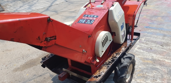 เครื่องย่อยกิ่งไม้ เดินหน้าถอยหลังได้  สอบถามได้ต่อรองได้ขายได้ขาย