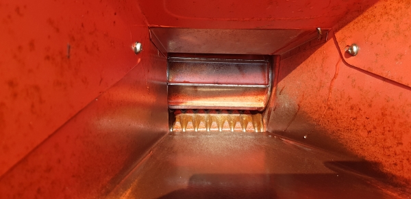 เครื่องย่อยกิ่งไม้ เดินหน้าถอยหลังได้  สอบถามได้ต่อรองได้ขายได้ขาย