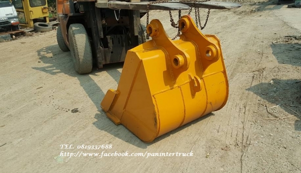 สินค้าใหม่/งานนำเข้า/ประกอบนอก BUCKETบุ๊งกี๋สำหรับรถขุดไซค์100,120,128 /สลัก 65 มิล/มีปีกข้าง /5 ฟัน /ปากกว้าง:36 นิ้ว(91cm.) /ราคาเพียง(ใบละ) 32,000 บาท สนใจรีบติดต่อ 0819337688