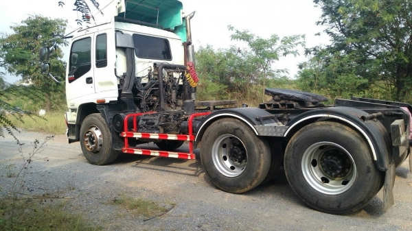 ISUZU DECA 320 แรงม้า ปี 47 สภาพสวยๆ ISUZU DECA 320 แรงม้า ปี 47 สภาพสวยๆ