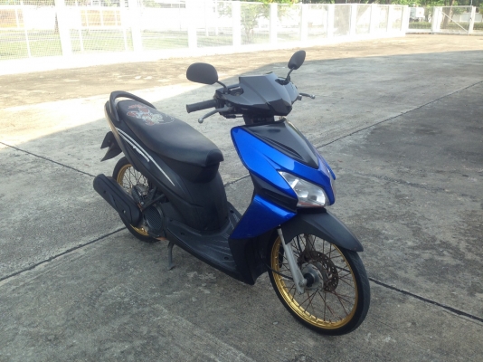 Honda click รถบ้านเครื่องเดิม Honda click รถบ้านเครื่องเดิม