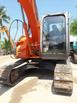 ขายจ้า..HITACHI ZX135US ปี 2006  เก่านอกแท้  เครื่องปั๊มแห้ง  สภาพสวย พร้อมใช้  โทร 089-3818694  ดวงนภา