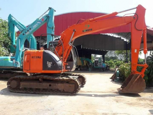 ขายจ้า..HITACHI ZX135US ปี 2006  เก่านอกแท้  เครื่องปั๊มแห้ง  สภาพสวย พร้อมใช้  โทร 089-3818694  ดวงนภา