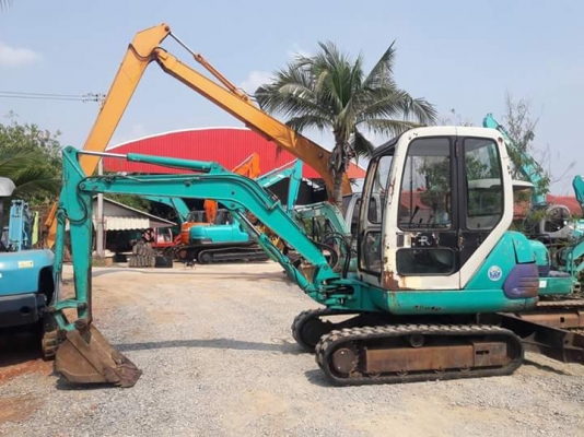 ขายจ้า..KOMATSU PC30-7  เก่านอกแท้  เดิมๆๆ  2,XXX  ชั่วโมง  สภาพสวย พร้อมใช้  โทร  089-3818694  ดวงนภา