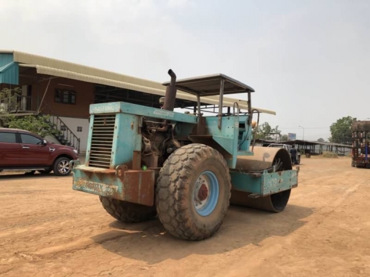 ขาย 495,000 รถบด 10 ตัน VIBROMAX2000  W1102D เครื่องดี 6BD1-165 แรง  เกียร์แรง ระบบสั่นสะเทือนแรงมาก. เช็คอริยะตลอด เอกสารวอยท์  รถอยู่ กาฬสินธ์ โทร 0610710295