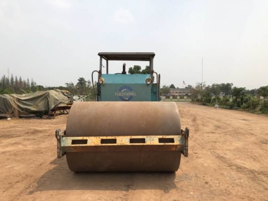 ขาย 495,000 รถบด 10 ตัน VIBROMAX2000  W1102D เครื่องดี 6BD1-165 แรง  เกียร์แรง ระบบสั่นสะเทือนแรงมาก. เช็คอริยะตลอด เอกสารวอยท์  รถอยู่ กาฬสินธ์ โทร 0610710295