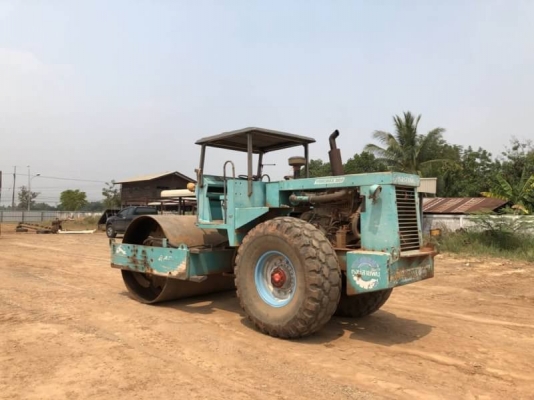 ขาย 495,000 รถบด 10 ตัน VIBROMAX2000  W1102D เครื่องดี 6BD1-165 แรง  เกียร์แรง ระบบสั่นสะเทือนแรงมาก. เช็คอริยะตลอด เอกสารวอยท์  รถอยู่ กาฬสินธ์ โทร 0610710295