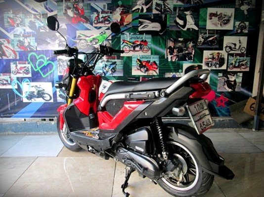 (ผ่อนได้) Zoomer x 2016 สีแดง ตัวใหม่ idling Stop เครื่องเดิมๆสีสวยเลยครับ 38900