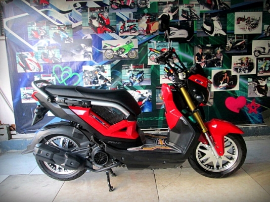(ผ่อนได้) Zoomer x 2016 สีแดง ตัวใหม่ idling Stop เครื่องเดิมๆสีสวยเลยครับ 38900