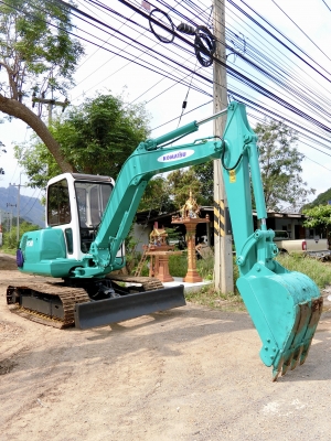 KOMATSU 40-7 ขนาดPC-40 <มีVDOให้ชม>รถเก่านอกมีเอกสารอินวอย☎️ติดต่อ 085-5632278 <ราคาต่อรองได้> KOMATSU 40-7 ขนาดPC-40 <มีVDOให้ชม>รถเก่านอกมีเอกสารอินวอย☎️ติดต่อ 085-5632278 <ราคาต่อรองได้>