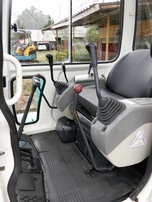 KOMATSU 40-7 ขนาดPC-40 <มีVDOให้ชม>รถเก่านอกมีเอกสารอินวอย☎️ติดต่อ 085-5632278 <ราคาต่อรองได้>