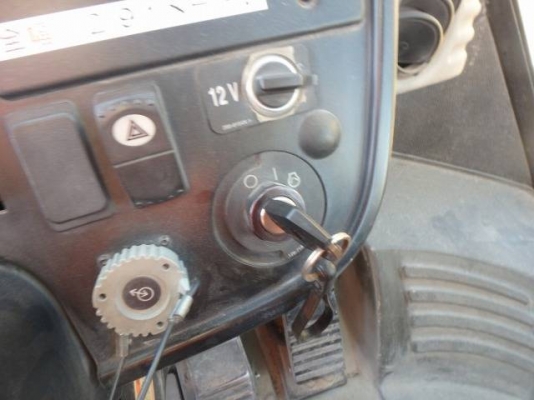 ถึงไทยแล้วครับ 2/3/2561 CAT 950H รุ่นใหม่ สภาพสวย ปี2012 นำเข้าจากญี่ปุ่น โทร.090-986-2521 อ๊อบ