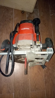 ขายเครื่องเซาะร่องไม้ (Reuter) Maktec