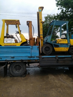 รถฟอร์คลิฟต์ TOYOTA 2FD25 รถเก่านอกนำเข้า ยังไม่เคยใช้งานในไทย ยก 2.5 ตัน เสาสูง 3 เมตร งากระดก ยกเท ล้อหน้าคู่ เครื่อง 2J พร้อมใช้งาน มีเอกสารใบอินวอยซ์ มี VDO การทำงานให้ชม