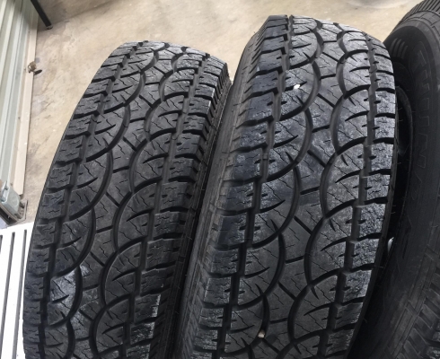 ขายถูกๆถอดจากรถยกชุด ล้อยางAT ดอกเต็มมากน้องยางใหม่