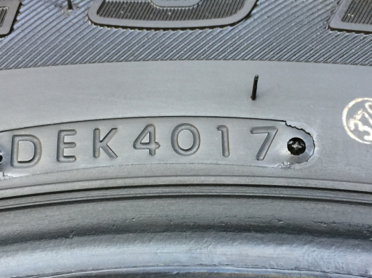 ยาง Bridgestone 245 70 16 ปลายปี17 มีให้เลือก5ชุด ดอกเต็ม เนื้อนิ่มๆ ใช้ยาว ราคาไม่แพง ยาง Bridgestone 245 70 16 ปลายปี17 มีให้เลือก5ชุด ดอกเต็ม เนื้อนิ่มๆ ใช้ยาว ราคาไม่แพง