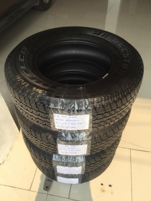 ยาง Bridgestone 245 70 16 ปลายปี17 มีให้เลือก5ชุด ดอกเต็ม เนื้อนิ่มๆ ใช้ยาว ราคาไม่แพง ยาง Bridgestone 245 70 16 ปลายปี17 มีให้เลือก5ชุด ดอกเต็ม เนื้อนิ่มๆ ใช้ยาว ราคาไม่แพง