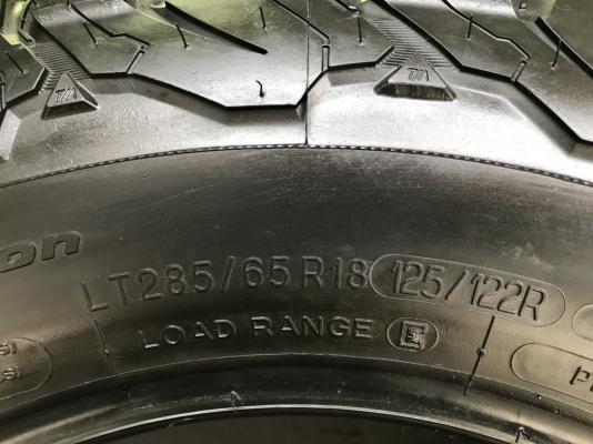 ยาง BF Goodrich 285-65-18 ปี 17 สวย ดอกเต็มๆ