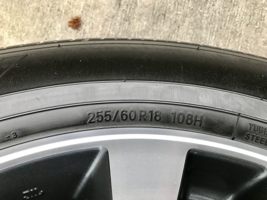 ล้อแม็กป้ายแดง Nissan Navara Caliber NP300 ขอบ 18 พร้อมยาง 255-60-18 ปี 17 สวยกริ๊บ