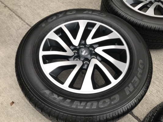 ล้อแม็กป้ายแดง Nissan Navara Caliber NP300 ขอบ 18 พร้อมยาง 255-60-18 ปี 17 สวยกริ๊บ