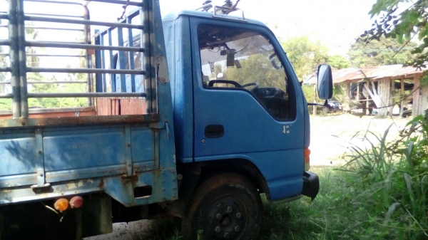 ขาย 6ล้อ isuzu NPR 120แรง ปี42 ยาว4.3ม.