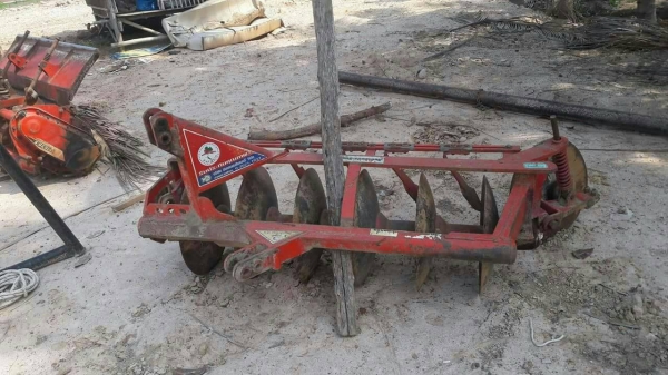 ผานพรวน6ใบ22นิ้วสภาพสวยใบดีพร้อมใช้ ผานพรวน6ใบ22นิ้วสภาพสวยใบดีพร้อมใช้