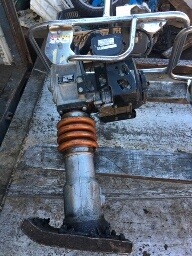 ขายเครื่องตบดินกระโดดจิงโจ้ mikasa mt55