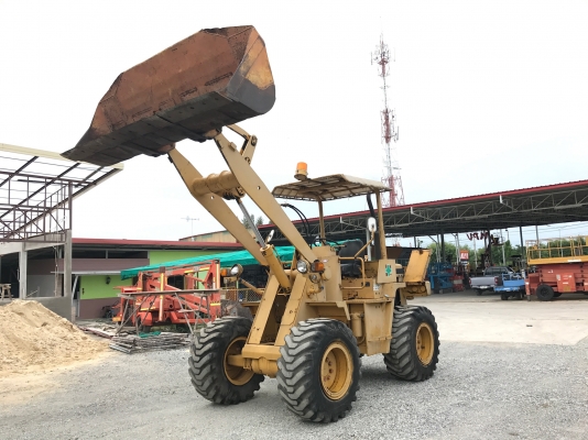 ขายรถตักKOMATSUรุ่น507นำเข้าญี่ปุ่นไม่เคยใช้งานในไทย เอวอ่อน  เครื่องดีเซล4สูบ สภาพดีพร้อมใช้งาน 081-8302909 จิรโรจน์ Line  :  jiraroj2909