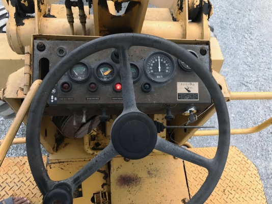 ขายรถตักKOMATSUรุ่น507นำเข้าญี่ปุ่นไม่เคยใช้งานในไทย เอวอ่อน  เครื่องดีเซล4สูบ สภาพดีพร้อมใช้งาน 081-8302909 จิรโรจน์ Line  :  jiraroj2909