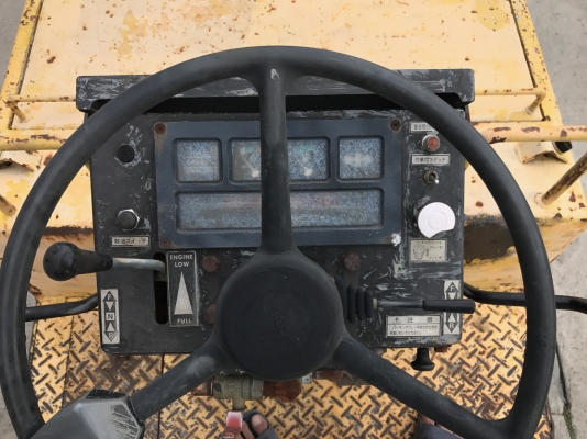 ขายรถบดล้อยางKOMATSUรุ่นJW30-1นำเข้าจากญี่ปุ่น ไม่เคยใช้งานในไทย มีเอกสารพร้อมจดทะเบียน  ล้อยาง7เส้น เครื่องยนต์ดีเซลคูโบต้า3สูบ สภาพดีพร้อมใช้งานขาย125000ลดเหลือ100000LINE: jiraroj2909