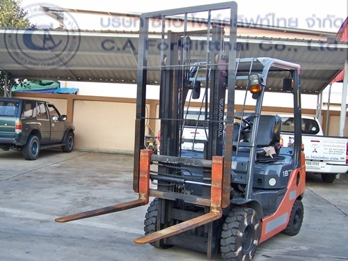 ขาย รถโฟล์คลิฟท์ TOYOTA รุ่น 8-FD18