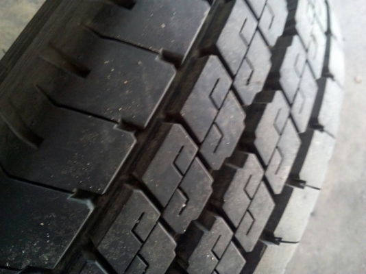 215/70R15 DUNLOP SP LT36 กับ Firestone มี 2 เส้น โทร.081-427-3941 ไอดีไลน์ 0814273941 215/70R15 DUNLOP SP LT36 กับ Firestone มี 2 เส้น โทร.081-427-3941 ไอดีไลน์ 0814273941