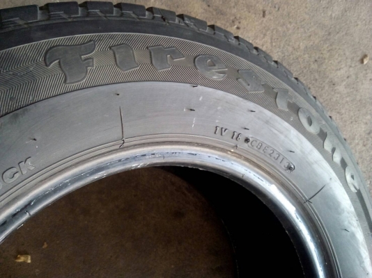 215/70R15 DUNLOP SP LT36 กับ Firestone มี 2 เส้น โทร.081-427-3941 ไอดีไลน์ 0814273941 215/70R15 DUNLOP SP LT36 กับ Firestone มี 2 เส้น โทร.081-427-3941 ไอดีไลน์ 0814273941