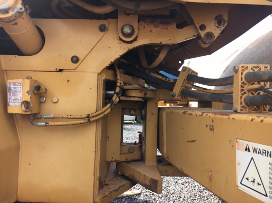 Caterpillar CS-563C : รถบด12 ตัน นำเข้าจากญี่ปุ่น โทร. 080-6565422 (หนิง)