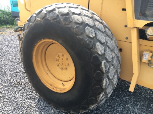 Caterpillar CS-563C : รถบด12 ตัน นำเข้าจากญี่ปุ่น โทร. 080-6565422 (หนิง)