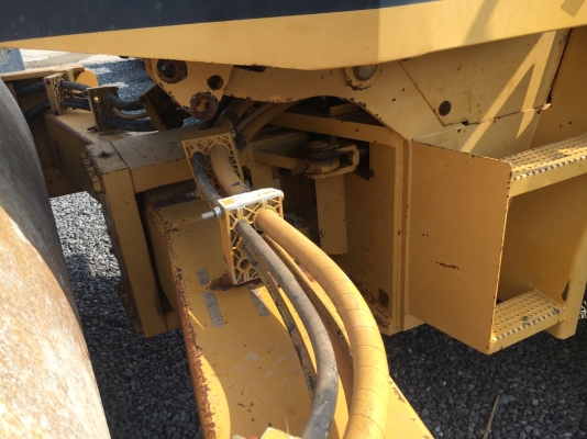 Caterpillar CS-563C : รถบด12 ตัน นำเข้าจากญี่ปุ่น โทร. 080-6565422 (หนิง)