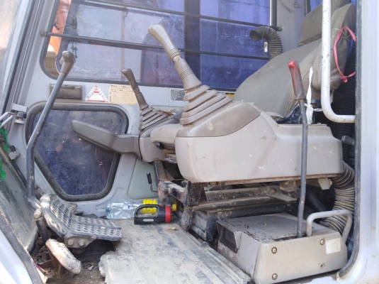 ขาย Hitachi EX120-2 ไฟฟ้าเต็ม  เครื่อง ปั้มดี แขนขุดสวย ช่วงล่างดี เอกสารอินวอยซ์  ราคา 575,000 สนใจสอบถามได้ครับ 091-0206555 อยู่นครปฐม ครับ