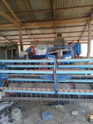 ขายรถเกี่ยวข้าวสักสยาม พร้อมรถลากหน้ายาว ขายรถเกี่ยวข้าวสักสยาม พร้อมรถลากหน้ายาว