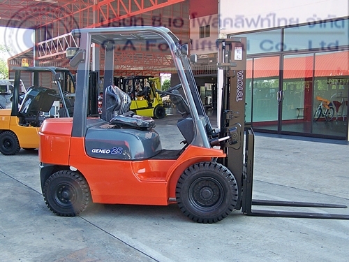 ขาย รถโฟล์คลิฟท์ TOYOTA รุ่น 7-FDF25