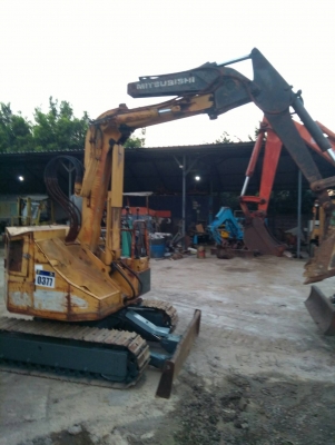 ขอบคุณลูกค้าจาก อ.บ้านกรวด รับรถไปลงงานแล้ว รถแบคโฮ MITSUBISHI MRX35 รถเก่านอกนำเข้า ยังไม่เคยใช้งานในไทย เครื่องดี ปั๊มแรง มีตัวสับคอนโทล สภาพพร้อมใช้งาน มีเอกสารใบอินวอยซ์