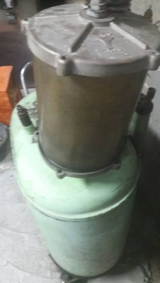 ขายถังถ่ายน้ำมันเครื่องเก่า ตกแต่งร้าน ขายตามสภาพ