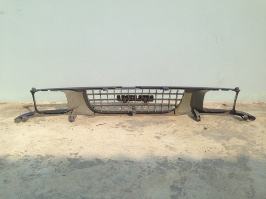 กระจังหน้า isuzu mu ใส่ tfr cameo สวยๆ 1800 บาท