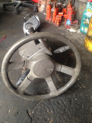 แกน+วง พวงมาลัย nissan big-m จอเหลี่ยม ปรับระดับได้ ทั้งชุด2500บาท